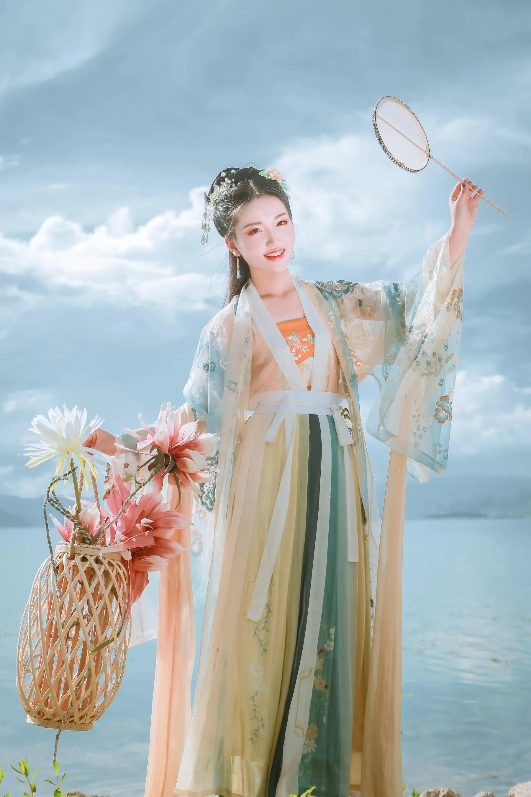 [YITUYU艺图语]2022.01.29 清水出芙蓉 Julie [23P]插图